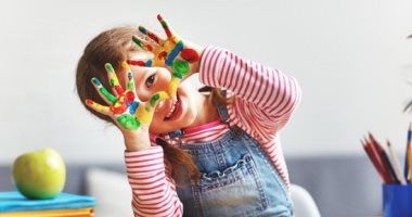 4 أسباب تجعل الفنون والحرف اليدوية مهمة لنمو الطفل