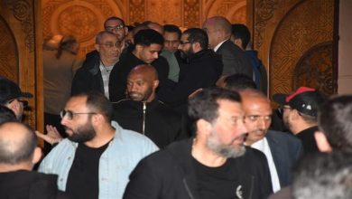 ماجد المصري وشيكابالا وأكرم حسني في عزاء شقيق أحمد حلمي