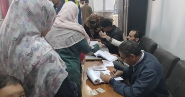 رئيس لجنة مدرسة بلال بن رباح بأكتوبر: العملية الانتخابية تسير بانتظام.. صور