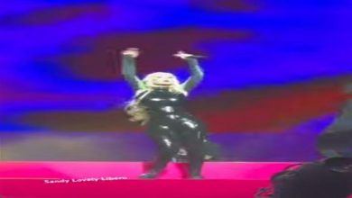 إيجي أزاليا ترقص بطريقة جريئة في حفلها بالسعودية.. ومعلقون: حرام