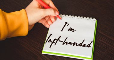 اليوم العالمى لمستخدمى اليد اليسرى.. 6 صفات يتميز بها الشخص الأعسر