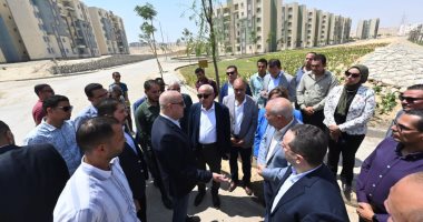 وزير الإسكان يتفقد وحدات "سكن كل المصريين" بمدينة 15 مايو