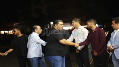 حسن الرداد وأحمد فتحي يصلان عزاء شقيق عمرو عبدالجليل