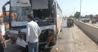 إصابة 12 شخصًا فى تصادم حافلتين على طريق الإسماعيلية - الزقازيق