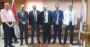 الاتفاق على تصدير منتجات شركات الأدوية التابعة لوزارة قطاع الأعمال العام إلى الجزائر