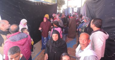 تزاحم شديد أمام مقار لجان الانتخابات الرئاسية بقرية المقاطفية دائرة العياط