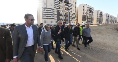 وزير الإسكان يتفقد تنفيذ وحدات المبادرة الرئاسية "سكن لكل المصريين" بالسويس الجديدة