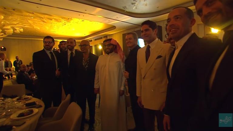 عمرو دياب يحضر حفل عشاء الأهلي والزمالك بالسعودية (صور)