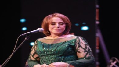 عفاف راضي تفتتح حفلها في جدة بأغنية "هوا يا هوا"