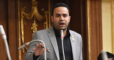 النائب محمود بدر يطالب باستدعاء وزير التعليم لشرح معايير اختيار الـ30 ألف معلم