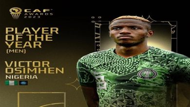 أول نسر يحلق في الألفية.. أوسيمين خامس نيجيري يتوج بجائزة أفضل لاعب إفريقي
